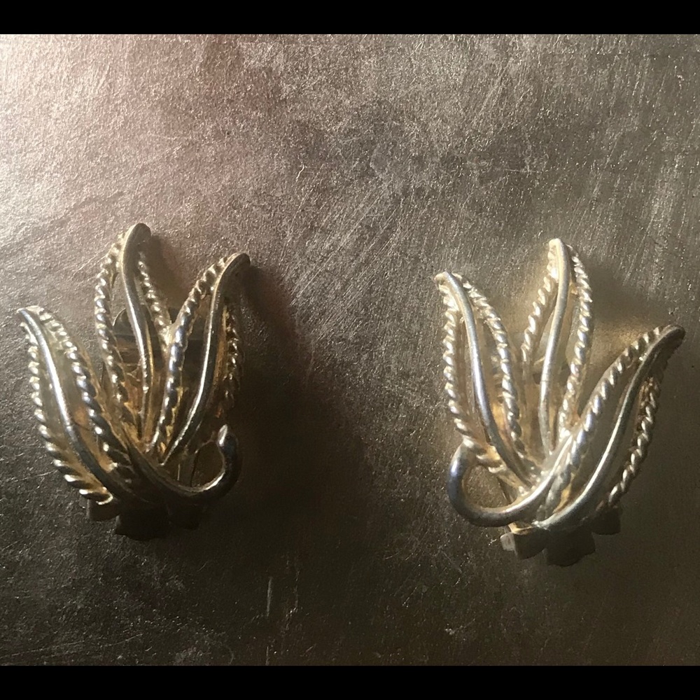 Vintage Gold Clip On Earrings